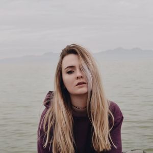 Meet your Posher, Lia